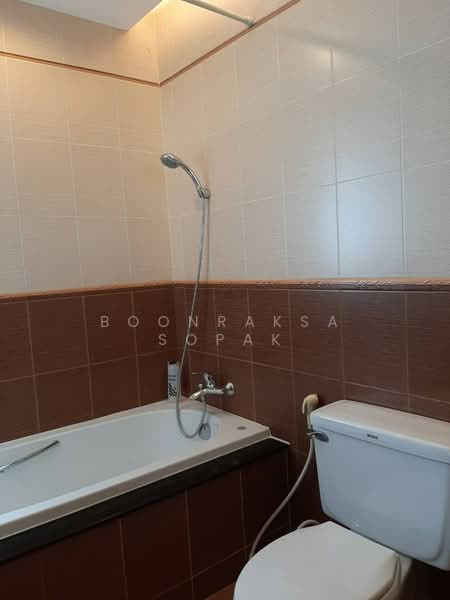 Esmeralda Apartments, Bangkok, Soi Ngamduphli, Rama 4 Road, Thung Maha Mek, Sathon, Bangkok, 3 Bedrooms, 185 sqm, Apartment For Rent, by Boonraksa Sopak, 500337672 - DDproperty.com