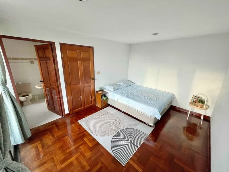 5-BR Townhouse, Bangkok, Wang Thonglang, Bangkok, 5 Bedrooms, 450 sqm, Townhouse For Sale, by Suchada Yodyiem, 500337673 - DDproperty.com