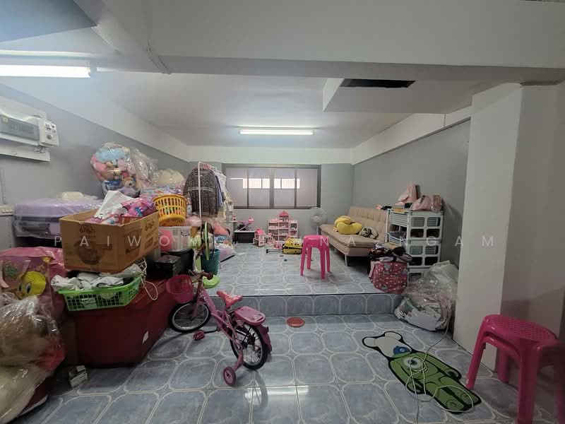 ขายตึกแถว 4 ชั้น ติดแม็คโคร รังสิต จ.ปทุมธานี, Pathum Thani, Prachathipat, Thanyaburi, Pathum Thani, , 240 sqm, Shophouse For Sale, by Paiwong Onna-nam, 500337790 - DDproperty.com