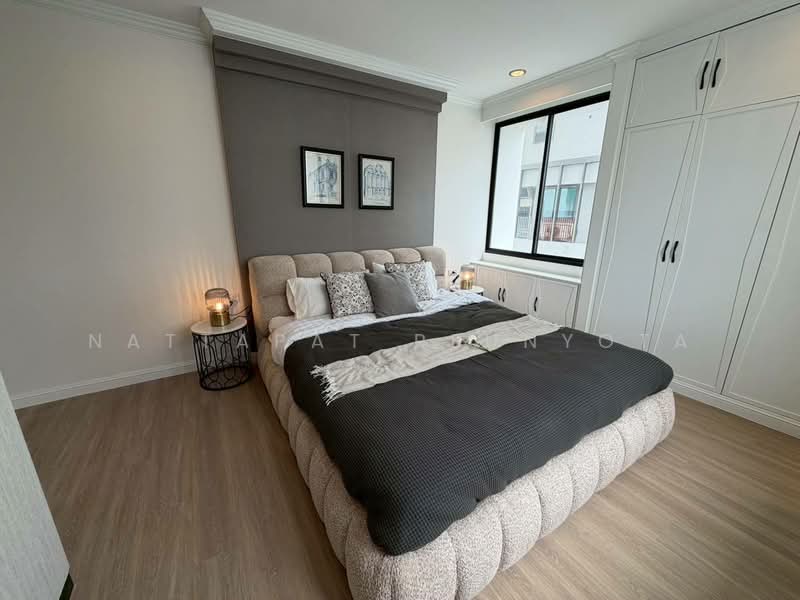 Las Colinas, Bangkok, Sukhumvit 21 Road, Khlongtoei Nua, Watthana, Bangkok, 3 Bedrooms, 240 sqm, Condo For Sale, by Nattapat Reunyota, 500337851 - DDproperty.com