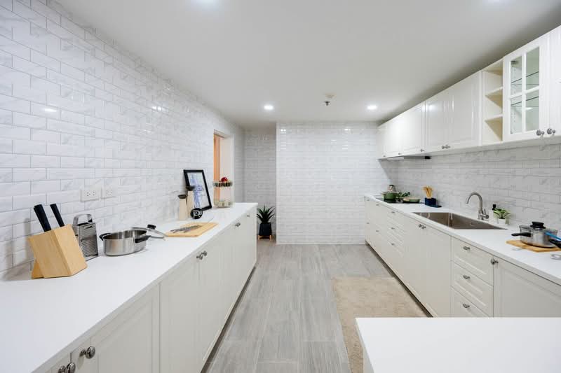Las Colinas, Bangkok, Sukhumvit 21 Road, Khlongtoei Nua, Watthana, Bangkok, 3 Bedrooms, 240 sqm, Condo For Sale, by Nattapat Reunyota, 500337851 - DDproperty.com