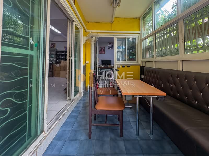 บ้านนอกโครงการ ซอยพหลโยธิน 67, Bangkok, Anusaowari, Bang Khen, Bangkok, 3 Bedrooms, 156 sqm, Semi-Detached House (Twin House) For Sale, by HOME Real Estate Service, 500337868 - DDproperty.com