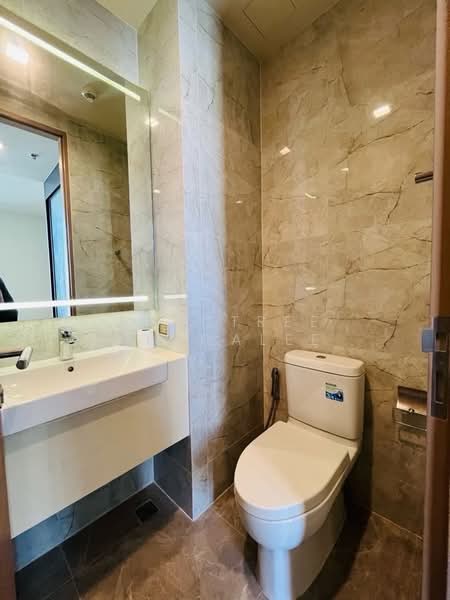 Noble Around Sukhumvit 33, Bangkok, 17 Soi Sukhumvit 33, Khlong Tan Nua, Watthana, Bangkok, Studio, 28 sqm, Condo For Rent, by Sawitree Simmalee, 500337936 - DDproperty.com