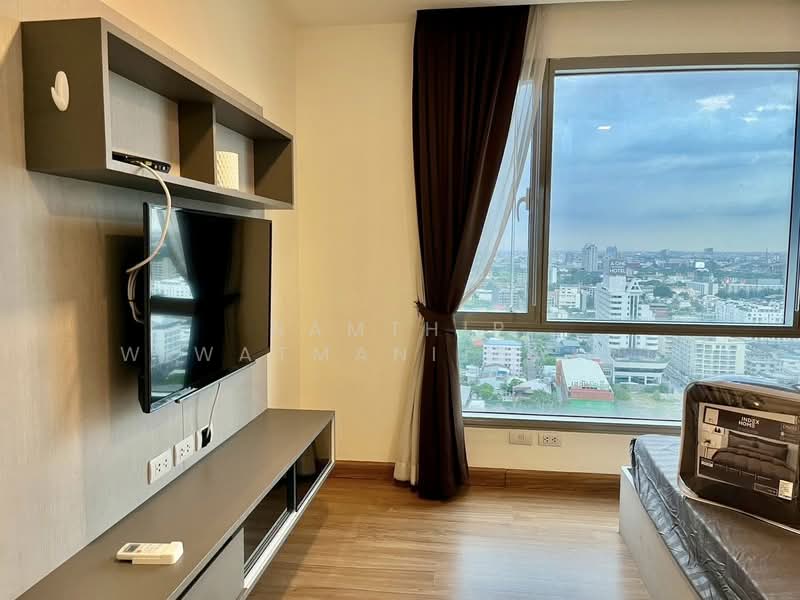 Thru Thonglor, Bangkok, Petchaburi Road, Bang Kapi, Huai Khwang, Bangkok, 2 Bedrooms, 62 sqm, Condo For Rent, by Namthip Wiwatmanitsakul, 500337980 - DDproperty.com