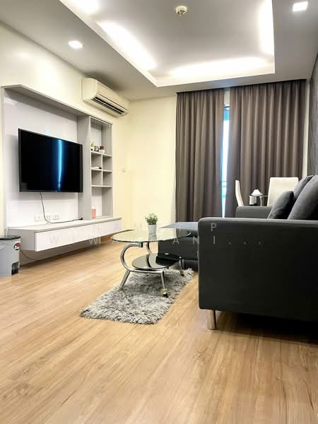 Thru Thonglor, Bangkok, Petchaburi Road, Bang Kapi, Huai Khwang, Bangkok, 2 Bedrooms, 62 sqm, Condo For Rent, by Namthip Wiwatmanitsakul, 500337980 - DDproperty.com