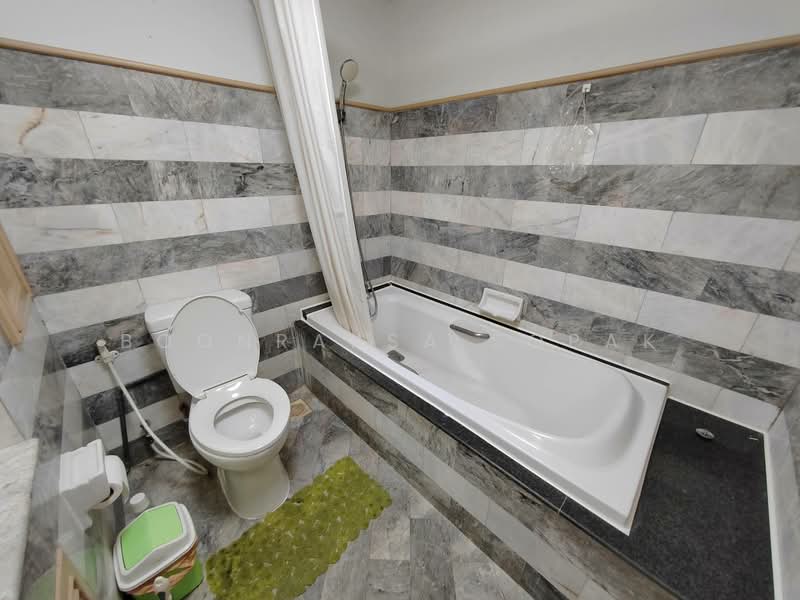 Silom Suite, Bangkok, Soi Sathorn 12, Sathorn Road, Silom, Bang Rak, Bangkok, 1 Bedroom, 51 sqm, Condo For Rent, by Boonraksa Sopak, 500338044 - DDproperty.com