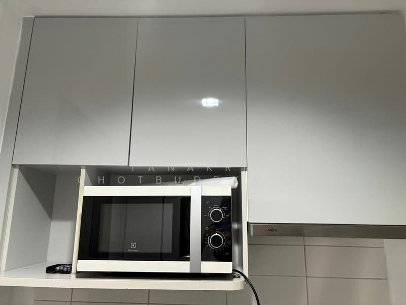 IDEO MOBI Sukhumvit 81, Bangkok, 2097 Sukhumvit Road, Bang Chak, Phra Khanong, Bangkok, 1 Bedroom, 31 sqm, Condo For Rent, by Tanakrit Chotbuddkayan, 500338209 - DDproperty.com
