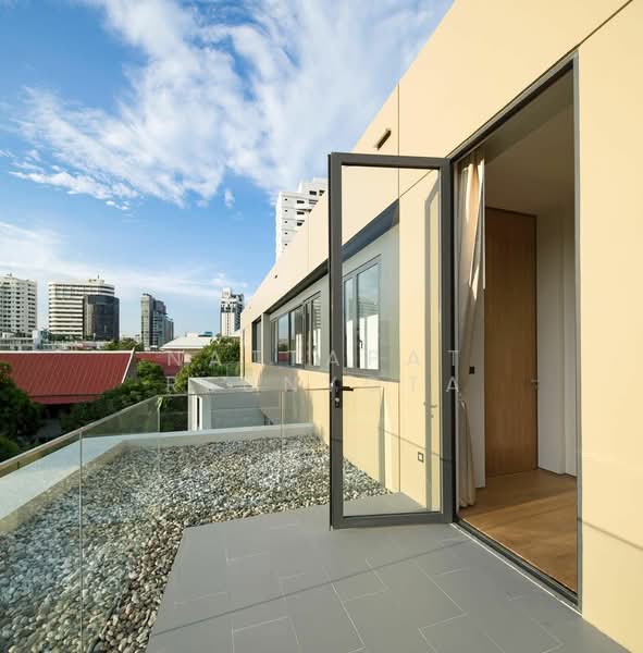 4-BR House, Bangkok, Khlong Tan Nua, Watthana, Bangkok, 4 Bedrooms, 959 sqm, Single Detached House For Sale, by Nattapat Reunyota, 500338212 - DDproperty.com
