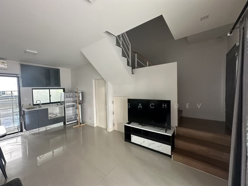 Baan Klang Muang Srinakarin – Onnut, Bangkok, 174 Soi On Nut 70/1, Prawet, Bangkok, 3 Bedrooms, 141 sqm, Townhouse For Rent, by Sunitra Sachdev, 500338226 - DDproperty.com