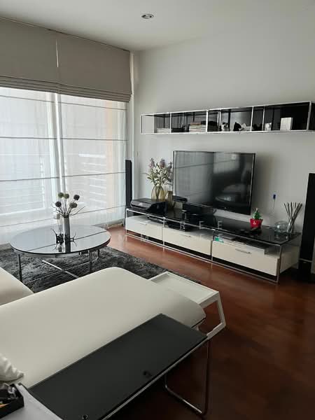 Siri Residence, Bangkok, 21 Soi Sukhumvit 24, Khong Tan, Khlong Toei, Bangkok, 2 Bedrooms, 94 sqm, Condo For Sale, by Sawitree Simmalee, 500338262 - DDproperty.com