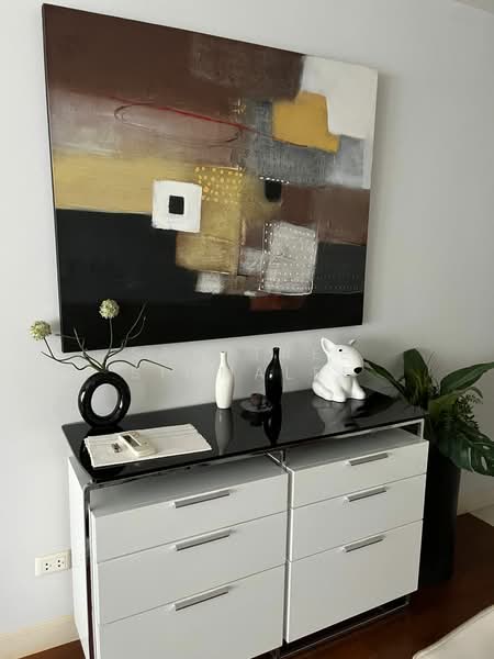Siri Residence, Bangkok, 21 Soi Sukhumvit 24, Khong Tan, Khlong Toei, Bangkok, 2 Bedrooms, 94 sqm, Condo For Sale, by Sawitree Simmalee, 500338262 - DDproperty.com