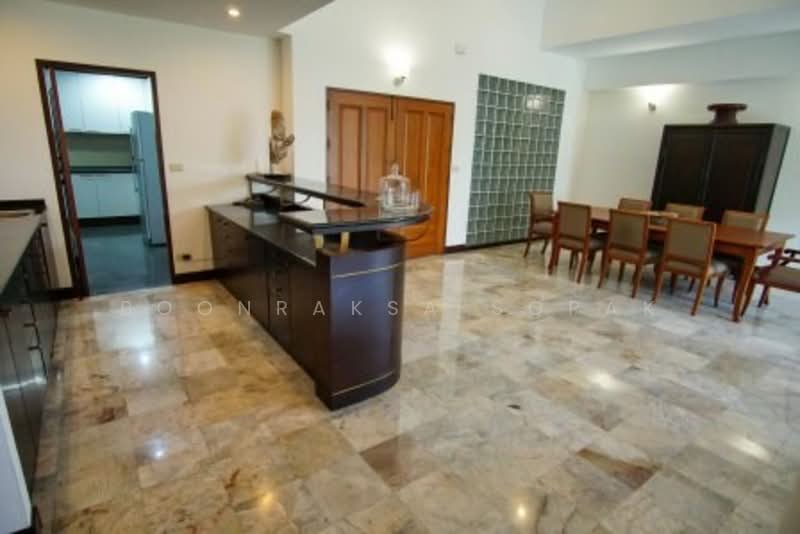 Raintree Village Apartment, Bangkok, 21 Soi Sukhumvit 41, Khlong Tan Nua, Watthana, Bangkok, 4 Bedrooms, 420 sqm, Apartment For Rent, by Boonraksa Sopak, 500338324 - DDproperty.com