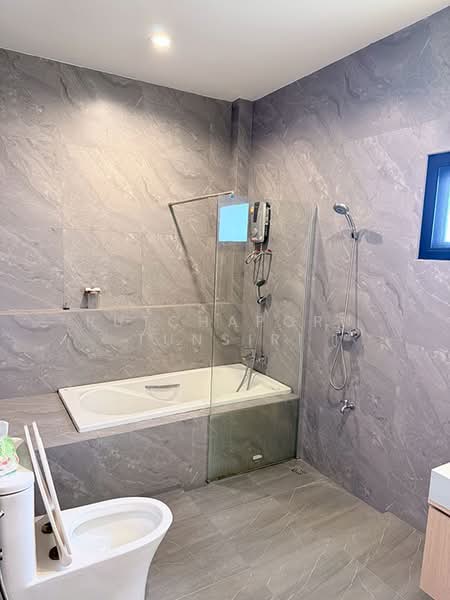 บ้านให้เช่า – ใกล้โรงเรียนต้นกล้า เพียง 5 นาที ค่าเช่า 35,000 บาท / เดือน รหัสทรัพย์ : No.11H632, Chiang Mai, Nong Chom, San Sai, Chiang Mai, 4 Bedrooms, 325 sqm, Single Detached House For Rent, by Rutchaporn Tunsiri, 500338358 - DDproperty.com