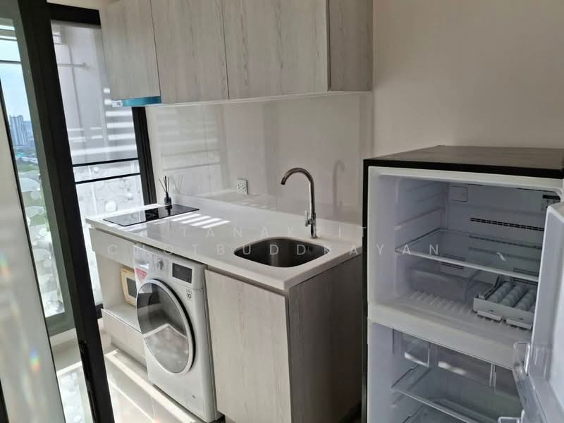 Life Asoke, Bangkok, Asoke-Dindang Road, Bang Kapi, Huai Khwang, Bangkok, 1 Bedroom, 29 sqm, Condo For Rent, by Tanakrit Chotbuddkayan, 500338407 - DDproperty.com