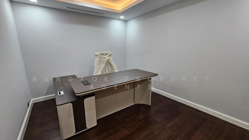 Shanti Sadan, Bangkok, 28 Sukhumvit 59, Khlong Tan Nua, Watthana, Bangkok, 3 Bedrooms, 280 sqm, Condo For Rent, by BANGKOK PROPERTY AGENTS, 500338500 - DDproperty.com