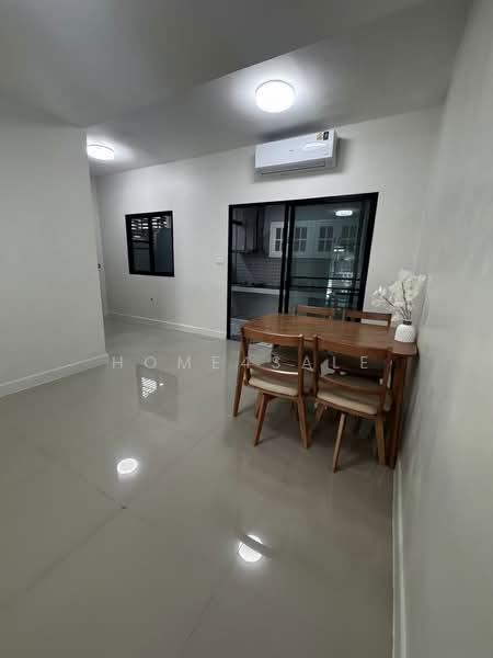 The Connect Pattanakarn 38, Bangkok, Soi Phatthanakan 38, Phatthanakan Road, Suan Luang, Suan Luang, Bangkok, 2 Bedrooms, 120 sqm, Townhouse For Rent, by Home4sale, 500338507 - DDproperty.com