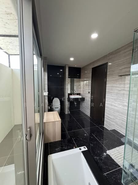 Perfect Masterpiece Sukhumvit 77, Samut Prakan, Soi Mu Ban Perfect Place Sukhumvit 77, Rachathewa, Bang Plee, Samut Prakan, 4 Bedrooms, 300 sqm, Single Detached House For Rent, by Jakree Buajatturat, 500338553 - DDproperty.com