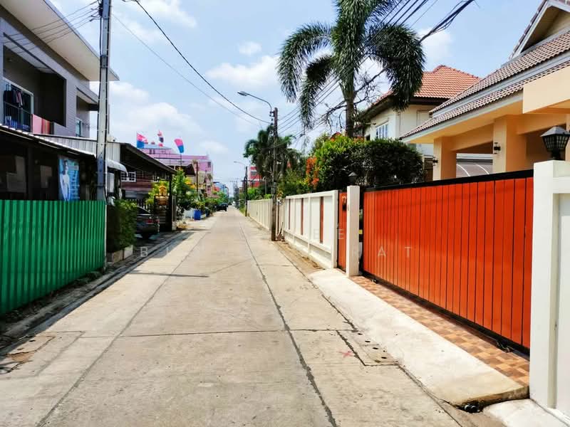 3-BR House, Bangkok, Bang Waek, Phasi Charoen, Bangkok, 3 Bedrooms, 150 sqm, Single Detached House For Sale, by Jakree Buajatturat, 500338581 - DDproperty.com
