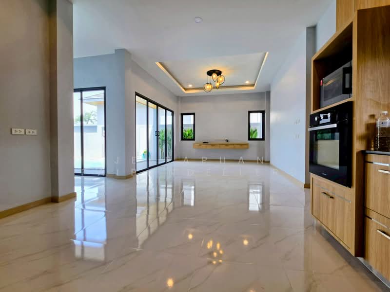 New Modern Villa for Sale in the Heart of Ao Nang, Krabi, Ao Nang, Muang Krabi, Krabi, 3 Bedrooms, 140 sqm, Villa For Sale, by JEERAPHAN FAIPONDEELERD, 500338585 - DDproperty.com