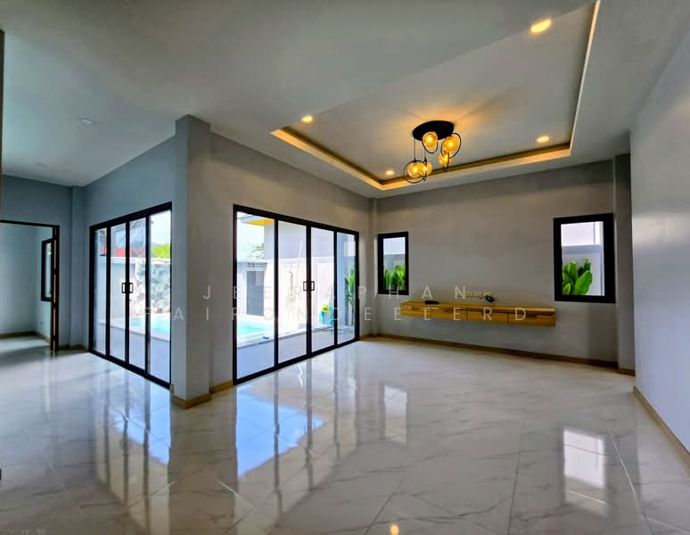 New Modern Villa for Sale in the Heart of Ao Nang, Krabi, Ao Nang, Muang Krabi, Krabi, 3 Bedrooms, 140 sqm, Villa For Sale, by JEERAPHAN FAIPONDEELERD, 500338585 - DDproperty.com