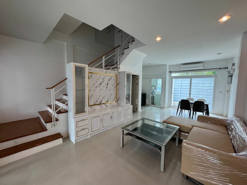 Baan Klang Muang Urbanion Rama 9-Ladprao : บ้านกลางเมือง เออร์บาเนี่ยน พระราม 9-ลาดพร้าว, กรุงเทพ, ซอยลาดพร้าว 84 ถนนลาดพร้าว, วังทองหลาง, กรุงเทพ, 150 ตร.ม., ทาวน์เฮ้าส์ ให้เช่า, โดย Jakree Buajatturat, 500338610 - DDproperty.com