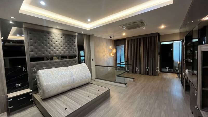 Landmark Ekamai-Ramindra, Bangkok, Sukhonthasawat Road, Lat Phrao, Bangkok, 3 Bedrooms, 263 sqm, Townhouse For Sale, by Nattapat Reunyota, 500338673 - DDproperty.com