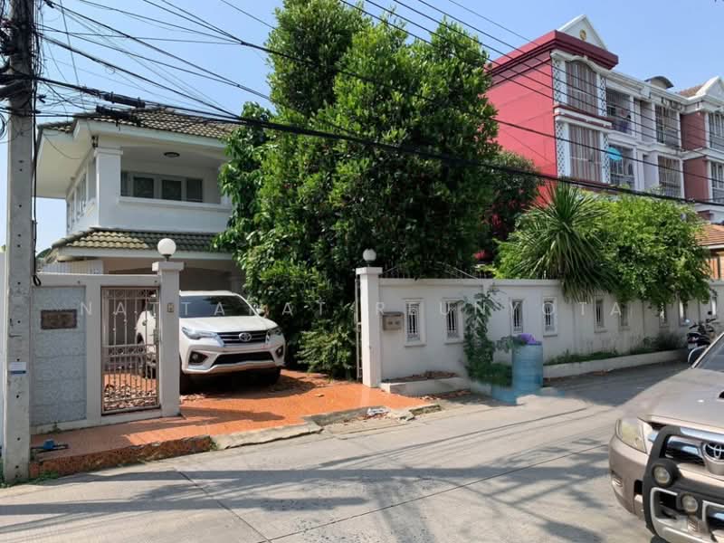 5-BR House, Bangkok, Lat Phrao, Lat Phrao, Bangkok, 5 Bedrooms, 496 sqm, Single Detached House For Sale, by Nattapat Reunyota, 500338711 - DDproperty.com