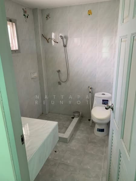 5-BR House, Bangkok, Lat Phrao, Lat Phrao, Bangkok, 5 Bedrooms, 496 sqm, Single Detached House For Sale, by Nattapat Reunyota, 500338711 - DDproperty.com