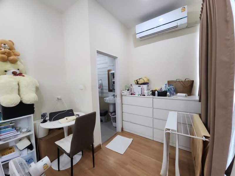 Golden Town Sukhumvit-Bearing Station, Samut Prakan, Soi Tesabansamrongtai 6, Sam Rong, Phra Pra Daeng, Samut Prakan, 4 Bedrooms, 117 sqm, Townhouse For Rent, by NR AGENT, 500338724 - DDproperty.com