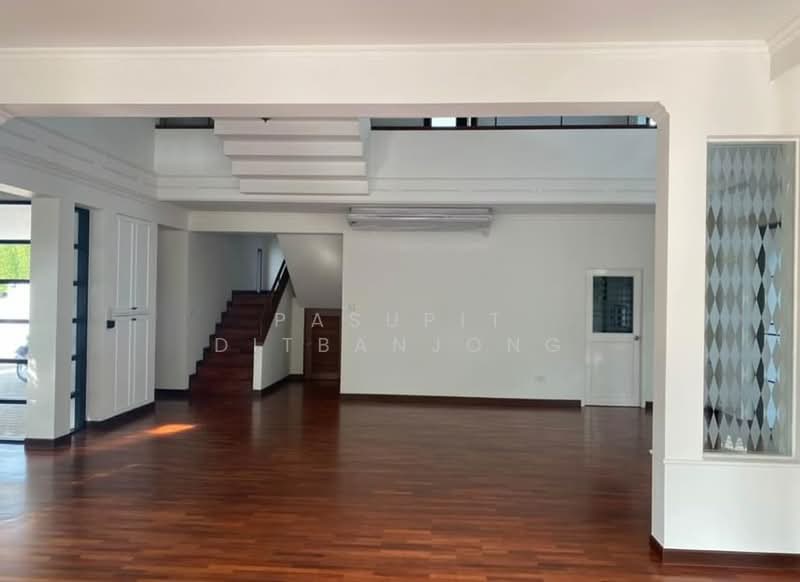 4-BR House, Bangkok, Khlong Tan Nua, Watthana, Bangkok, 4 Bedrooms, 300 sqm, Single Detached House For Rent, by Pasupit Ditbanjong, 500338728 - DDproperty.com