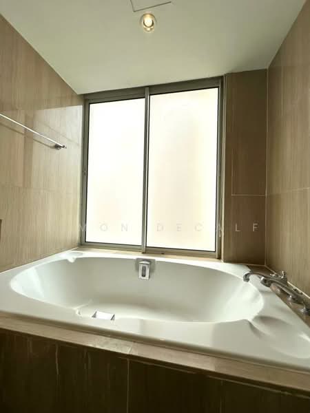 Langsuan Ville, Bangkok, 50 Soi Langsuan, Lumphini, Pathum Wan, Bangkok, 2 Bedrooms, 161 sqm, Condo For Sale, by Simon Decalf, 500338738 - DDproperty.com