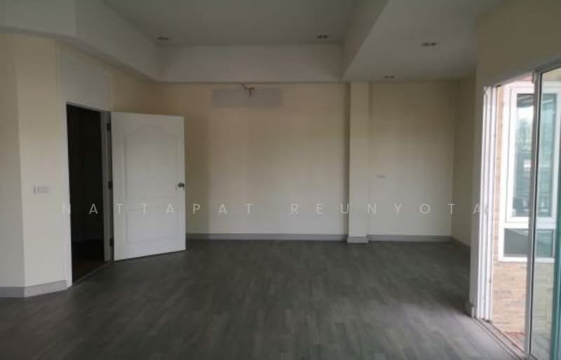 4-BR Townhouse, Bangkok, Khlong Chaokhun Sing, Wang Thonglang, Bangkok, 4 Bedrooms, 428 sqm, Townhouse For Sale, by Nattapat Reunyota, 500338751 - DDproperty.com