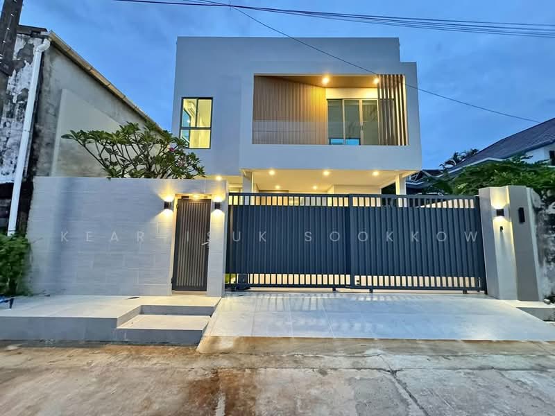 4-BR House, Phuket, Kathu, Phuket, 4 Bedrooms, 200 sqm, Single Detached House For Sale, by Keartisuk Sookkow, 500338774 - DDproperty.com