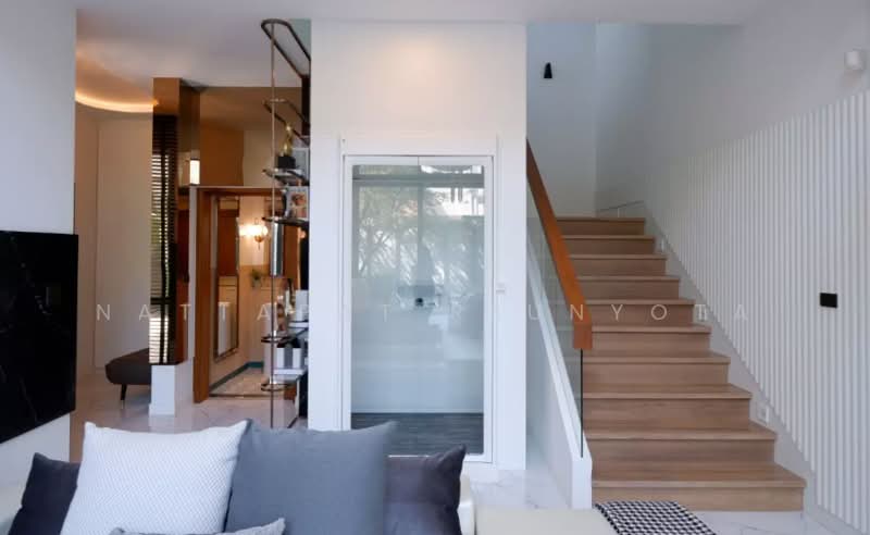 Tararom Ramkhamhaeng 9, Bangkok, Soi Thararom, Hua Mak, Bang Kapi, Bangkok, 4 Bedrooms, 416 sqm, Single Detached House For Sale, by Nattapat Reunyota, 500338970 - DDproperty.com