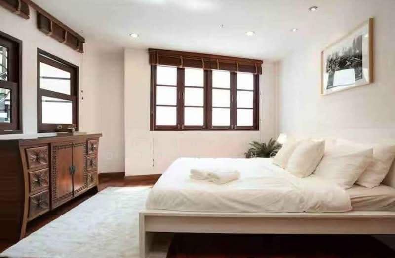 4-BR Townhouse, Bangkok, Khlong Tan Nua, Watthana, Bangkok, 4 Bedrooms, 440 sqm, Townhouse For Rent, by Pasupit Ditbanjong, 500338977 - DDproperty.com