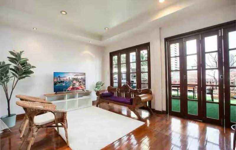 4-BR Townhouse, Bangkok, Khlong Tan Nua, Watthana, Bangkok, 4 Bedrooms, 440 sqm, Townhouse For Rent, by Pasupit Ditbanjong, 500338977 - DDproperty.com