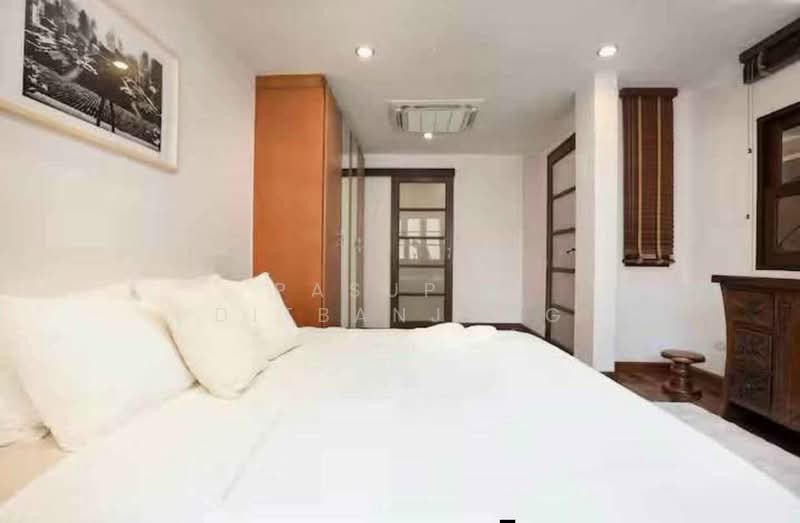 4-BR Townhouse, Bangkok, Khlong Tan Nua, Watthana, Bangkok, 4 Bedrooms, 440 sqm, Townhouse For Sale, by Pasupit Ditbanjong, 500338983 - DDproperty.com