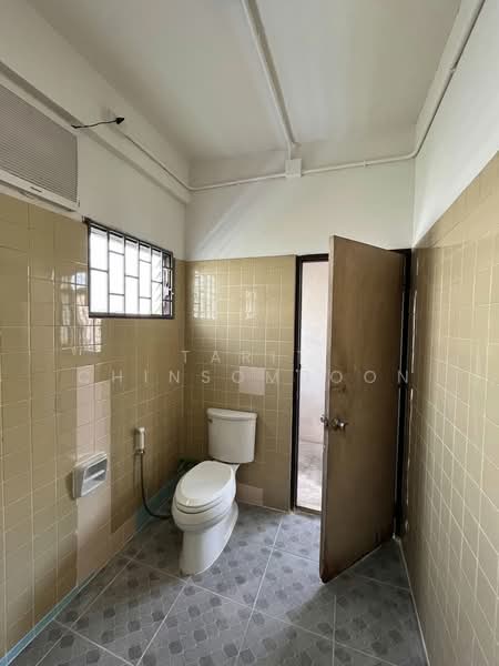 8-BR Townhouse, Bangkok, Hua Mak, Bang Kapi, Bangkok, 8 Bedrooms, 720 sqm, Townhouse For Rent, by Tarit Chinsomboon, 500339015 - DDproperty.com