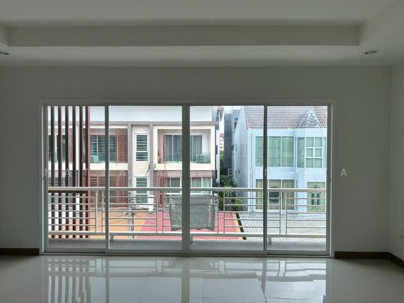 4-BR Townhouse, Bangkok, Phlapphla, Wang Thonglang, Bangkok, 4 Bedrooms, 360 sqm, Townhouse For Sale, by Nattapat Reunyota, 500339044 - DDproperty.com