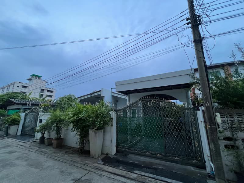 บ้าน 3-ห้องนอน, กรุงเทพ, สามเสนนอก, ห้วยขวาง, กรุงเทพ, 204 ตร.ม., บ้านเดี่ยว ขาย, โดย Nattapat Reunyota, 500339079 - DDproperty.com