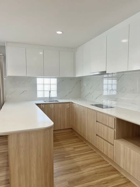 4-BR House, Bangkok, Silom, Bang Rak, Bangkok, 4 Bedrooms, 445 sqm, Single Detached House For Rent, by Supitcha Wongisaraseri, 500339104 - DDproperty.com
