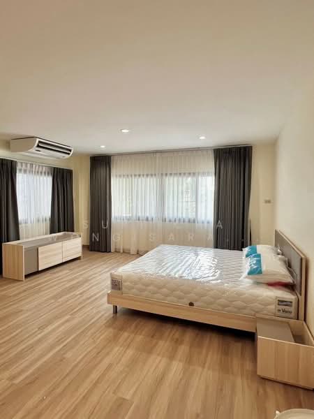 4-BR House, Bangkok, Silom, Bang Rak, Bangkok, 4 Bedrooms, 445 sqm, Single Detached House For Rent, by Supitcha Wongisaraseri, 500339104 - DDproperty.com
