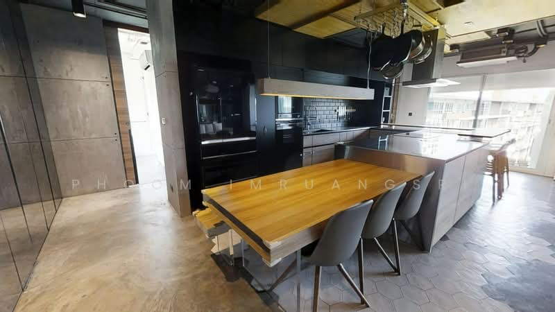 The Clover Thonglor Residence, Bangkok, Soi Sukhumvit 55, Khlong Tan Nua, Watthana, Bangkok, 3 Bedrooms, 148 sqm, Condo For Rent, by Phoom Imruangsri, 500339109 - DDproperty.com
