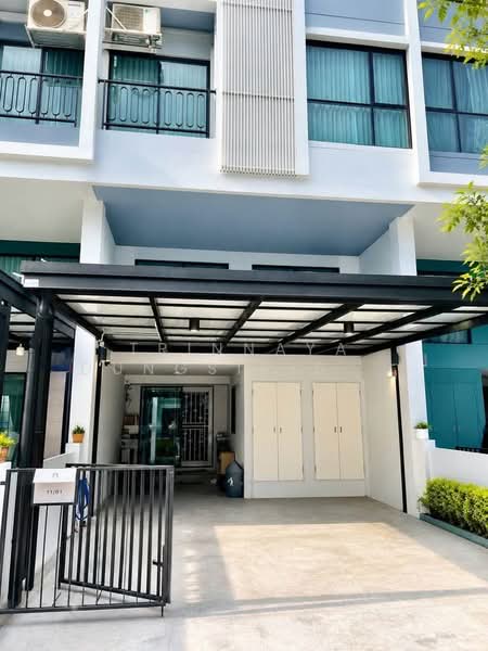 3-BR House, Bangkok, Khlong Chan, Bang Kapi, Bangkok, 3 Bedrooms, 209 sqm, Single Detached House For Sale, by Trinnaya Dungsirisangthong, 500339191 - DDproperty.com