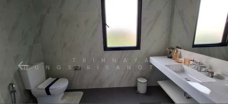 3-BR House, Bangkok, Khlong Chan, Bang Kapi, Bangkok, 3 Bedrooms, 209 sqm, Single Detached House For Sale, by Trinnaya Dungsirisangthong, 500339191 - DDproperty.com