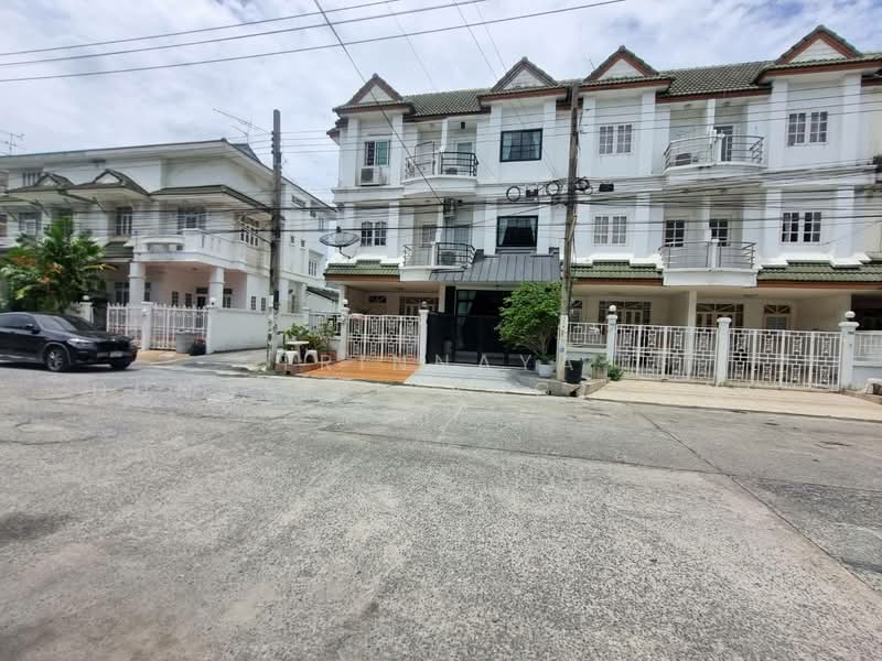 4-BR Townhouse, Bangkok, Min Buri, Bangkok, 4 Bedrooms, 150 sqm, Townhouse For Sale, by Trinnaya Dungsirisangthong, 500339222 - DDproperty.com