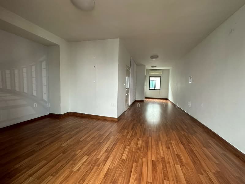 Areeya Mandarina Sukhumvit 77, Bangkok, Sukhumvit 77 Road (On Nut), Suan Luang, Bangkok, 4 Bedrooms, 220 sqm, Townhouse For Rent, by Kanokwan Klakhaeng, 500339232 - DDproperty.com