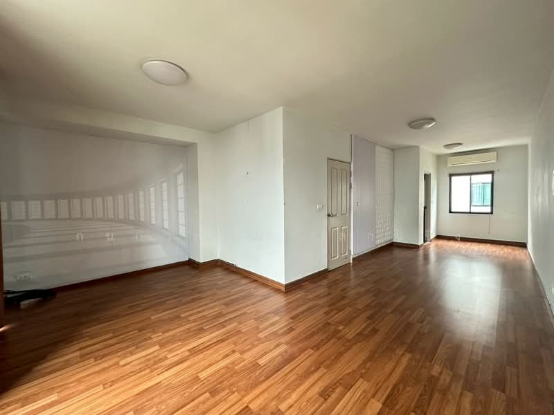 Areeya Mandarina Sukhumvit 77, Bangkok, Sukhumvit 77 Road (On Nut), Suan Luang, Bangkok, 4 Bedrooms, 220 sqm, Townhouse For Rent, by Kanokwan Klakhaeng, 500339232 - DDproperty.com