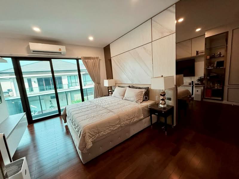The City Ekkamai-Ladprao, Bangkok, Pradit Manutham Road, Phlapphla, Wang Thonglang, Bangkok, 4 Bedrooms, 309 sqm, Single Detached House For Rent, by Phakawadee Jiramanee, 500339314 - DDproperty.com