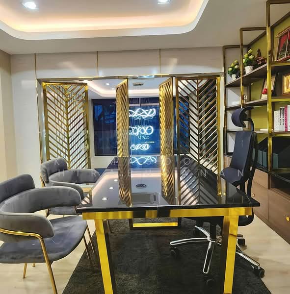 4-BR House, Bangkok, Lat Phrao, Bangkok, 4 Bedrooms, 300 sqm, Single Detached House For Rent, by Khemasooch Chiraburanan, 500339383 - DDproperty.com